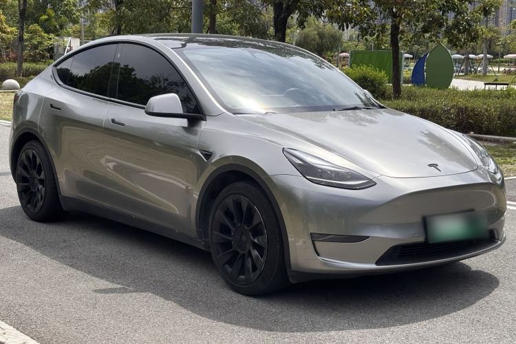 Used Tesla Model Y 2021 Standard Range Rear-Wheel Drive Version Front Right 45 Deg