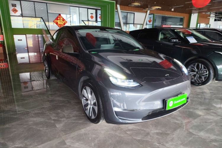 Used Tesla Model Y 2021 Standard Range Rear-Wheel Drive Version Front Right 45 Deg
