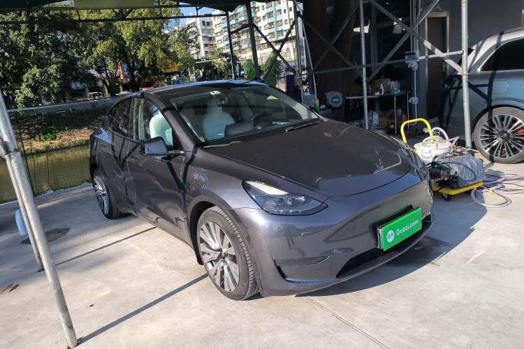 Used Tesla Model Y 2021 Long-Range All-Wheel-Drive Version Front Right 45 Deg