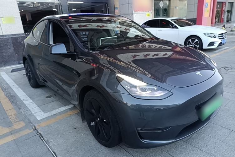 Used Tesla Model Y 2021 Long-Range All-Wheel-Drive Version 3D7 Front Right 45 Deg