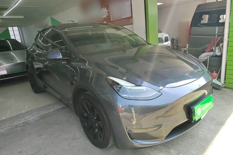 Used Tesla Model Y 2021 Long-Range All-Wheel-Drive Version Front Right 45 Deg
