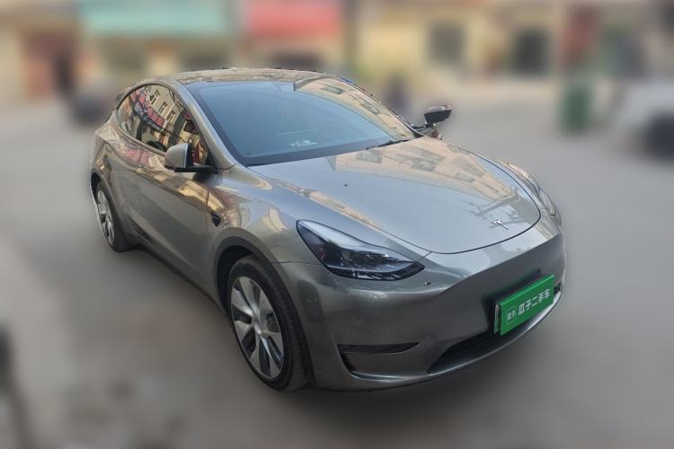 Used Tesla Model Y 2021 Revised Version 2 Long-Range All-Wheel-Drive Edition Front Right 45 Deg
