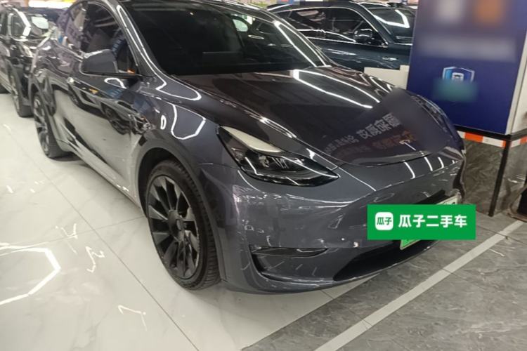 Used Tesla Model Y 2021 Long-Range All-Wheel-Drive Version Front Right 45 Deg