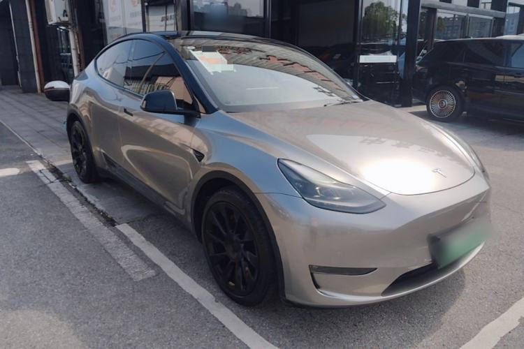 Used Tesla Model Y 2021 Standard Range Rear-Wheel Drive Version Front Right 45 Deg