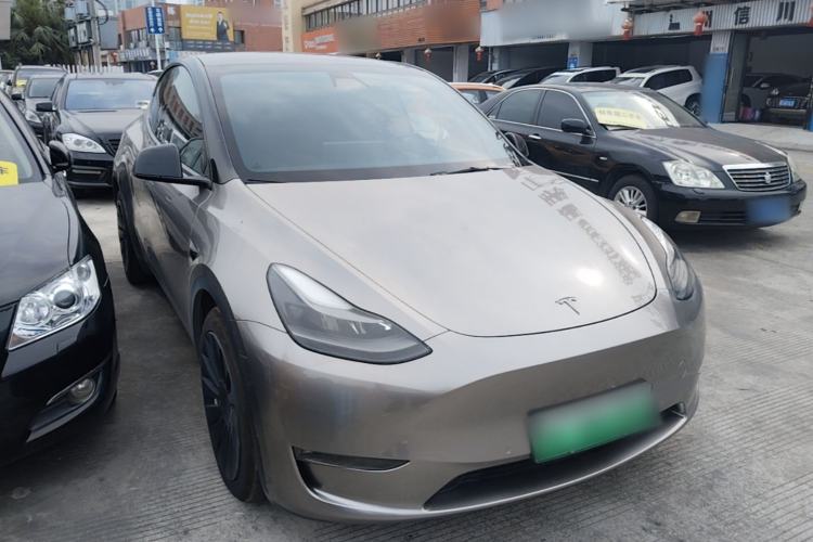 Used Tesla Model Y 2021 Long-Range All-Wheel-Drive Version Front Right 45 Deg