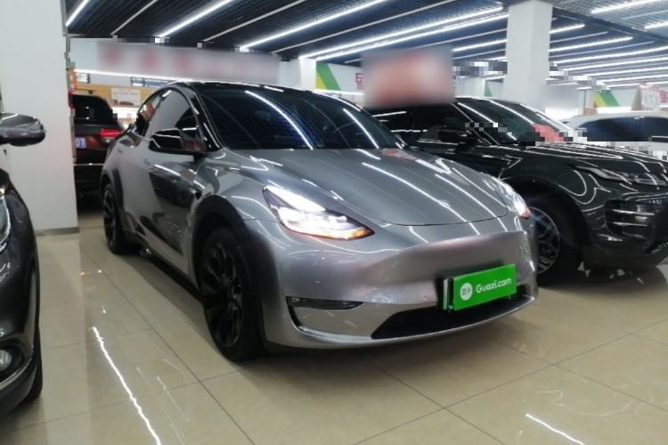Used Tesla Model Y 2021 Long-Range All-Wheel-Drive Version 3D7 Front Right 45 Deg