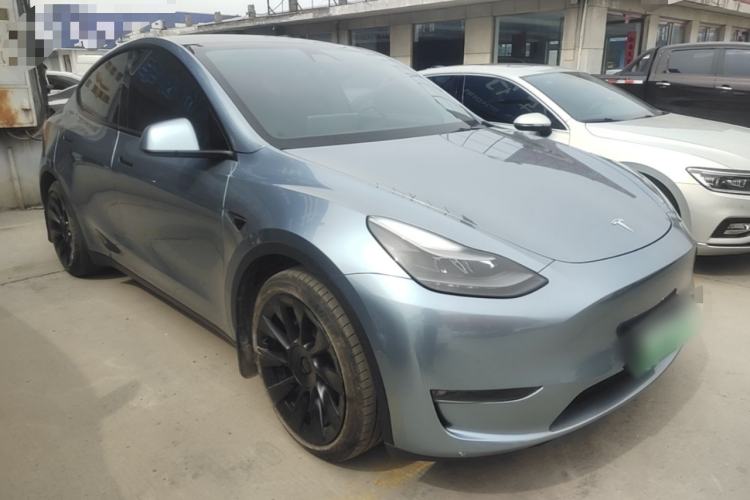 Used Tesla Model Y 2021 Standard Range Rear-Wheel Drive Version Front Right 45 Deg