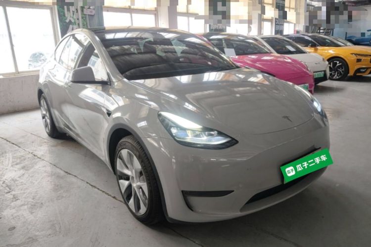 Used Tesla Model Y 2021 Standard Range Rear-Wheel Drive Version Front Right 45 Deg