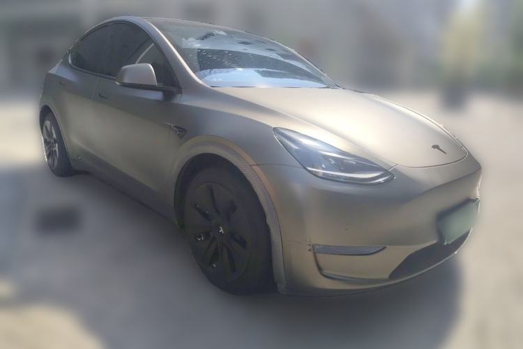 Used Tesla Model Y 2021 Long-Range All-Wheel-Drive Version Front Right 45 Deg