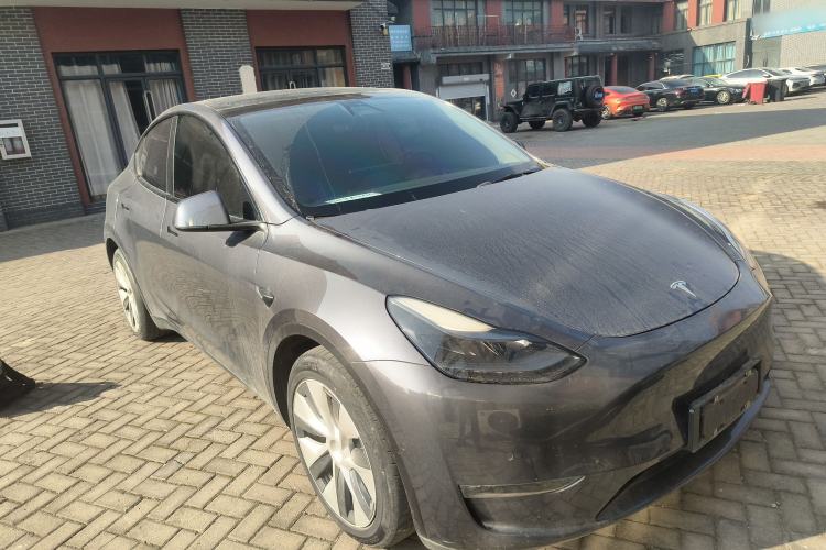 Used Tesla Model Y 2021 Long-Range All-Wheel-Drive Version 3D7 Front Right 45 Deg