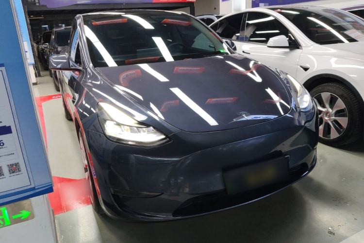 Used Tesla Model Y 2021 Standard Range Rear-Wheel Drive Version Front Right 45 Deg