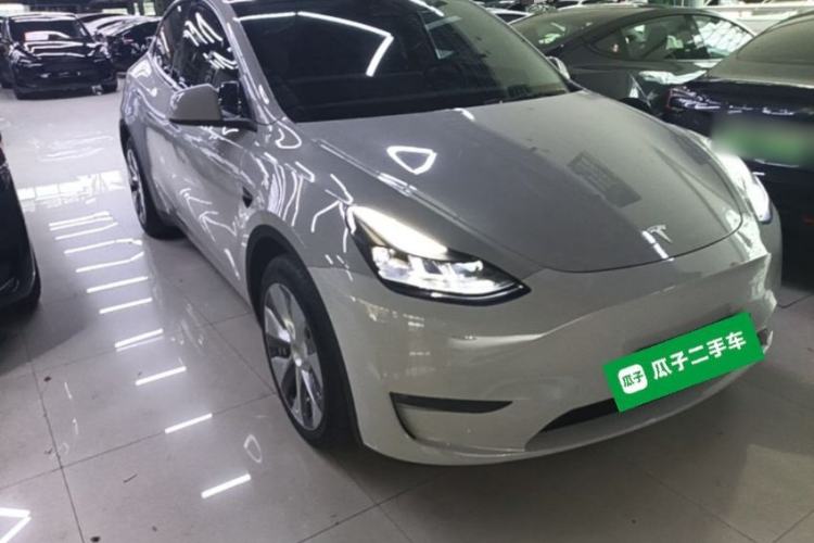 Used Tesla Model Y 2021 Standard Range Rear-Wheel Drive Version Front Right 45 Deg
