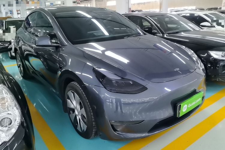 Used Tesla Model Y 2021 Standard Range Rear-Wheel Drive Version Front Right 45 Deg