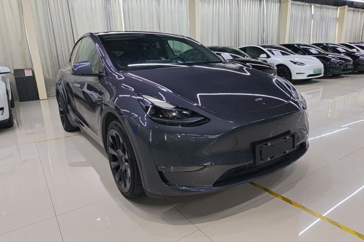 Used Tesla Model Y 2021 Long-Range All-Wheel-Drive Version Front Right 45 Deg