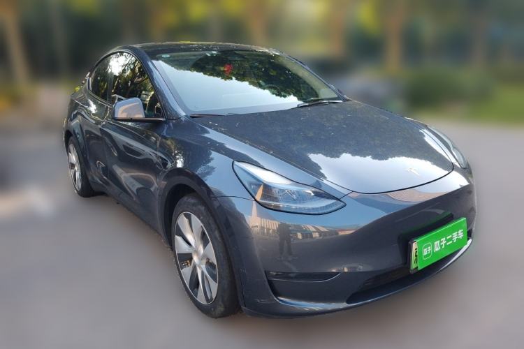 Used Tesla Model Y 2021 Standard Range Rear-Wheel Drive Version Front Right 45 Deg