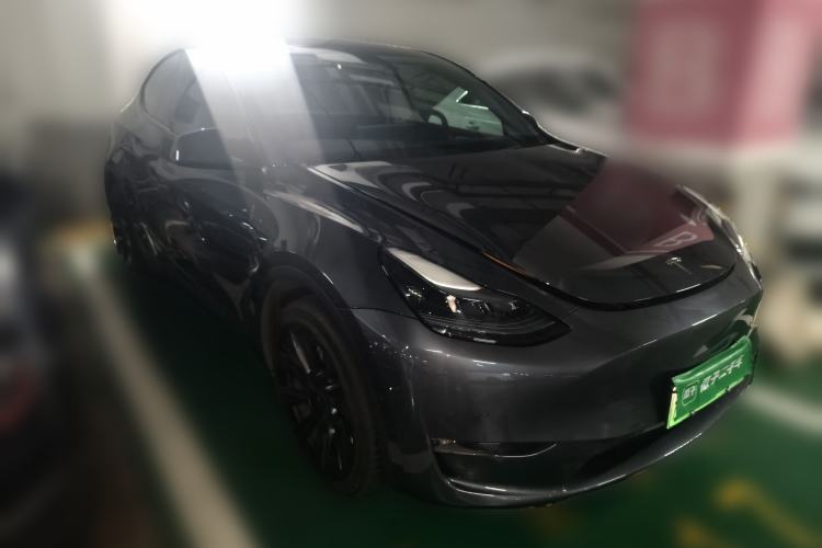 Used Tesla Model Y 2021 Revised Version 2 Long-Range All-Wheel-Drive Edition Front Right 45 Deg