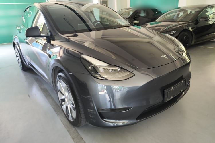 Used Tesla Model Y 2021 Standard Range Rear-Wheel Drive Version Front Right 45 Deg