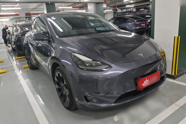 Used Tesla Model Y 2021 Long-Range All-Wheel-Drive Version Front Right 45 Deg