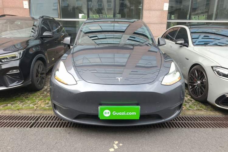Used Tesla Model Y 2021 Long-Range All-Wheel-Drive Version Front