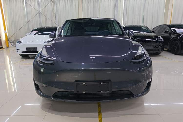 Used Tesla Model Y 2021 Long-Range All-Wheel-Drive Version Front