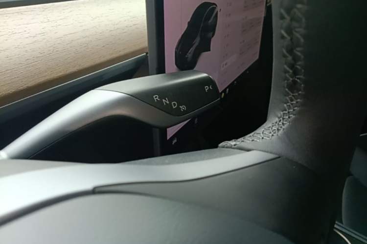 Used Tesla Model Y 2021 Long-Range All-Wheel-Drive Version Gear Lever