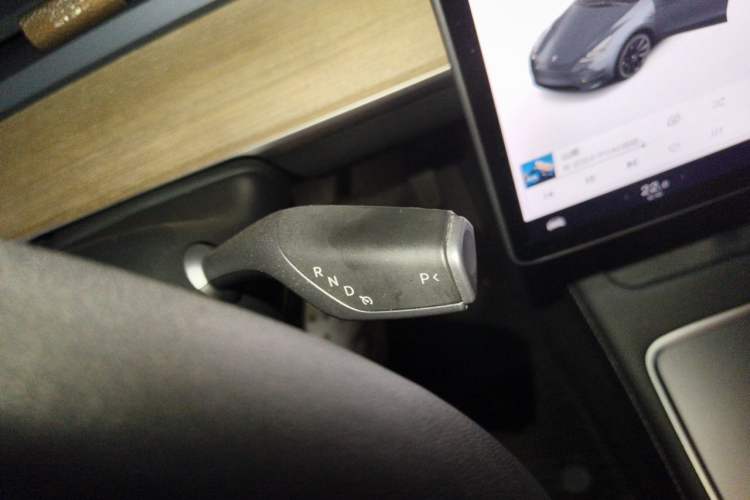 Used Tesla Model Y 2021 Long-Range All-Wheel-Drive Version 3D7 Gear Lever