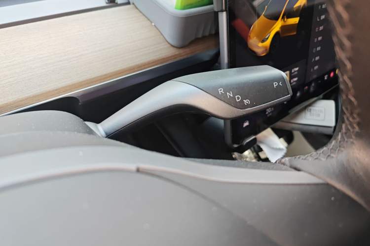Used Tesla Model Y 2021 Standard Range Rear-Wheel Drive Version Gear Lever