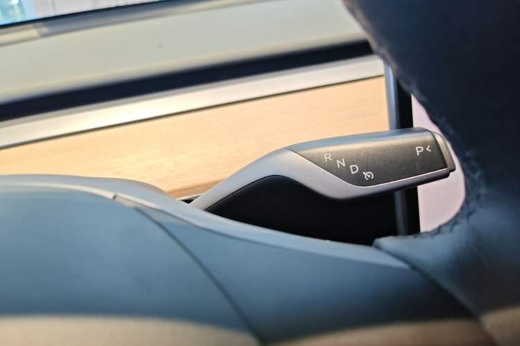 Used Tesla Model Y 2021 Performance High-Performance All-Wheel-Drive Version Gear Lever