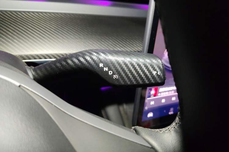 Used Tesla Model Y 2021 Performance High-Performance All-Wheel-Drive Version Gear Lever