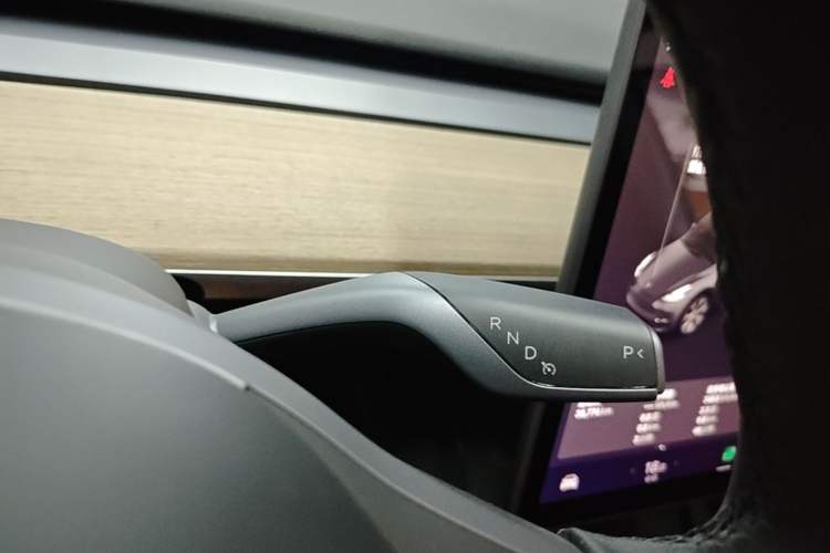 Used Tesla Model Y 2021 Long-Range All-Wheel-Drive Version 3D7 Gear Lever