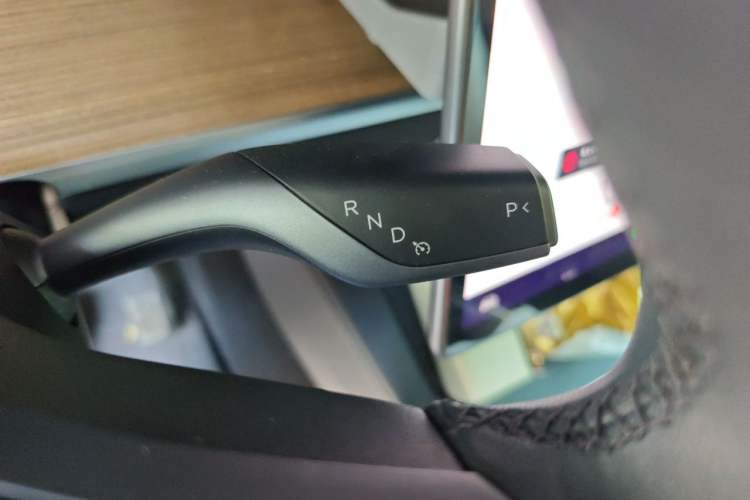 Used Tesla Model Y 2021 Long-Range All-Wheel-Drive Version Gear Lever