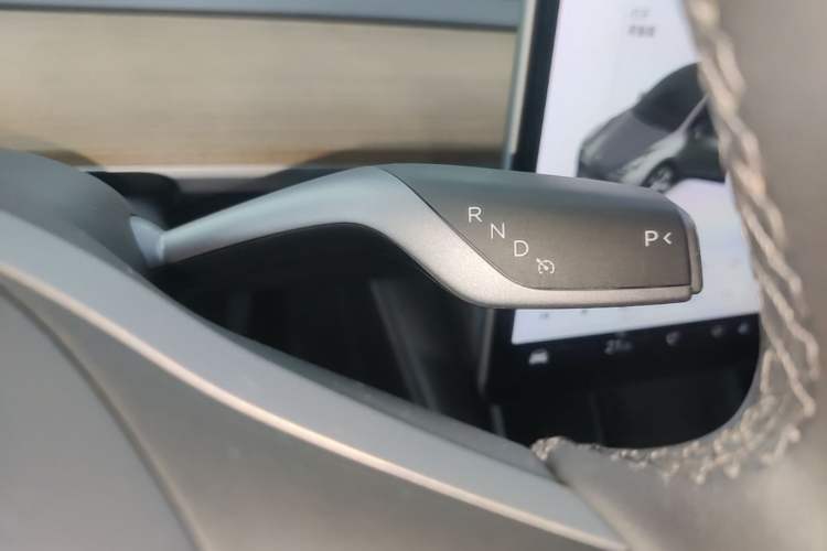 Used Tesla Model Y 2021 Standard Range Rear-Wheel Drive Version Gear Lever