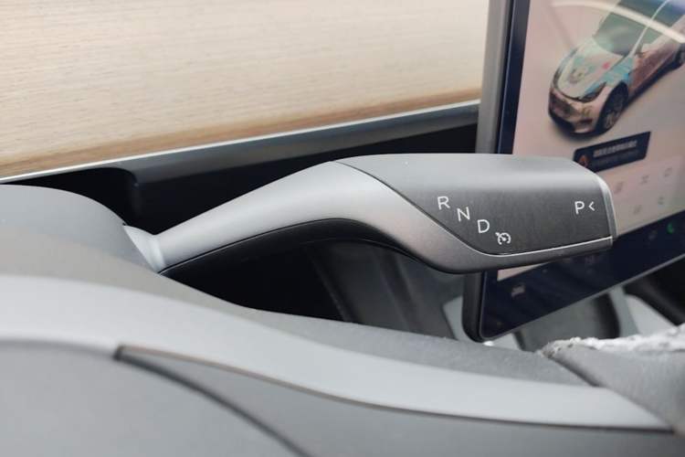 Used Tesla Model Y 2021 Long-Range All-Wheel-Drive Version Gear Lever