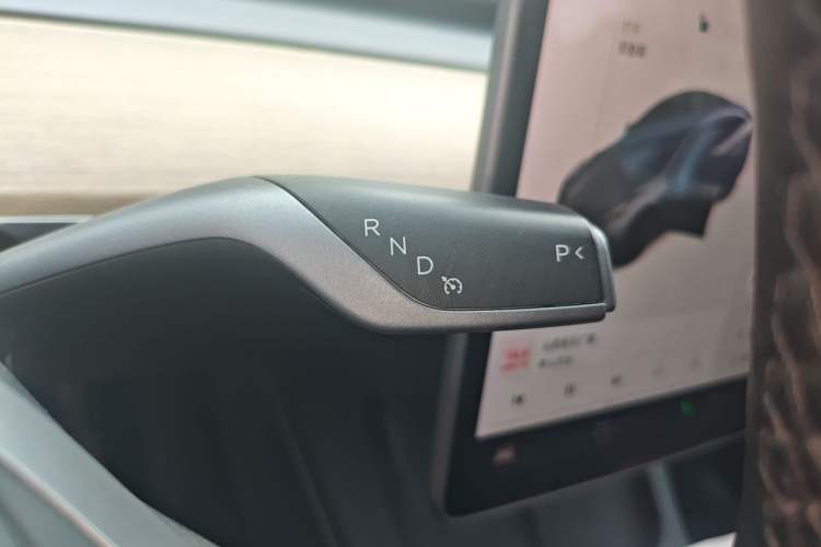 Used Tesla Model Y 2021 Long-Range All-Wheel-Drive Version 3D7 Gear Lever