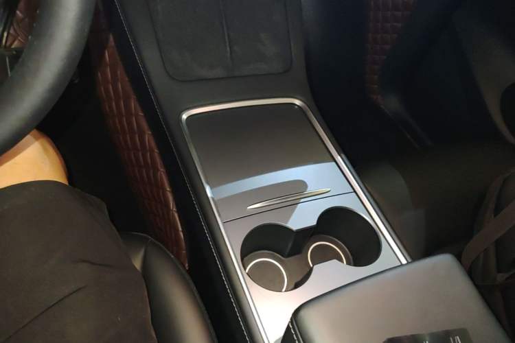 Used Tesla Model Y 2021 Long-Range All-Wheel-Drive Version 3D7 Gear Lever