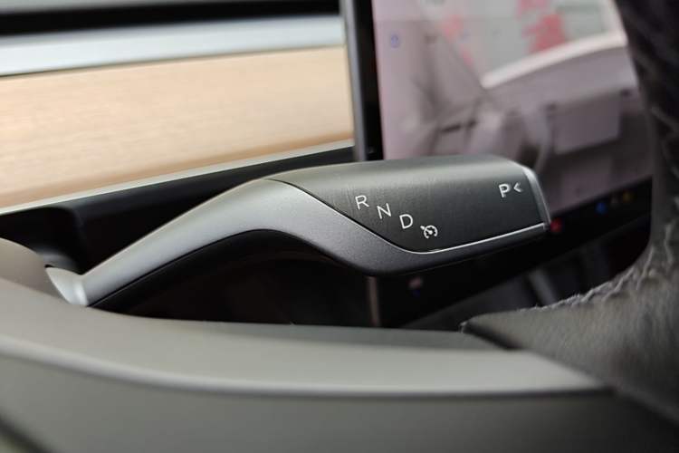 Used Tesla Model Y 2021 Long-Range All-Wheel-Drive Version 3D7 Gear Lever