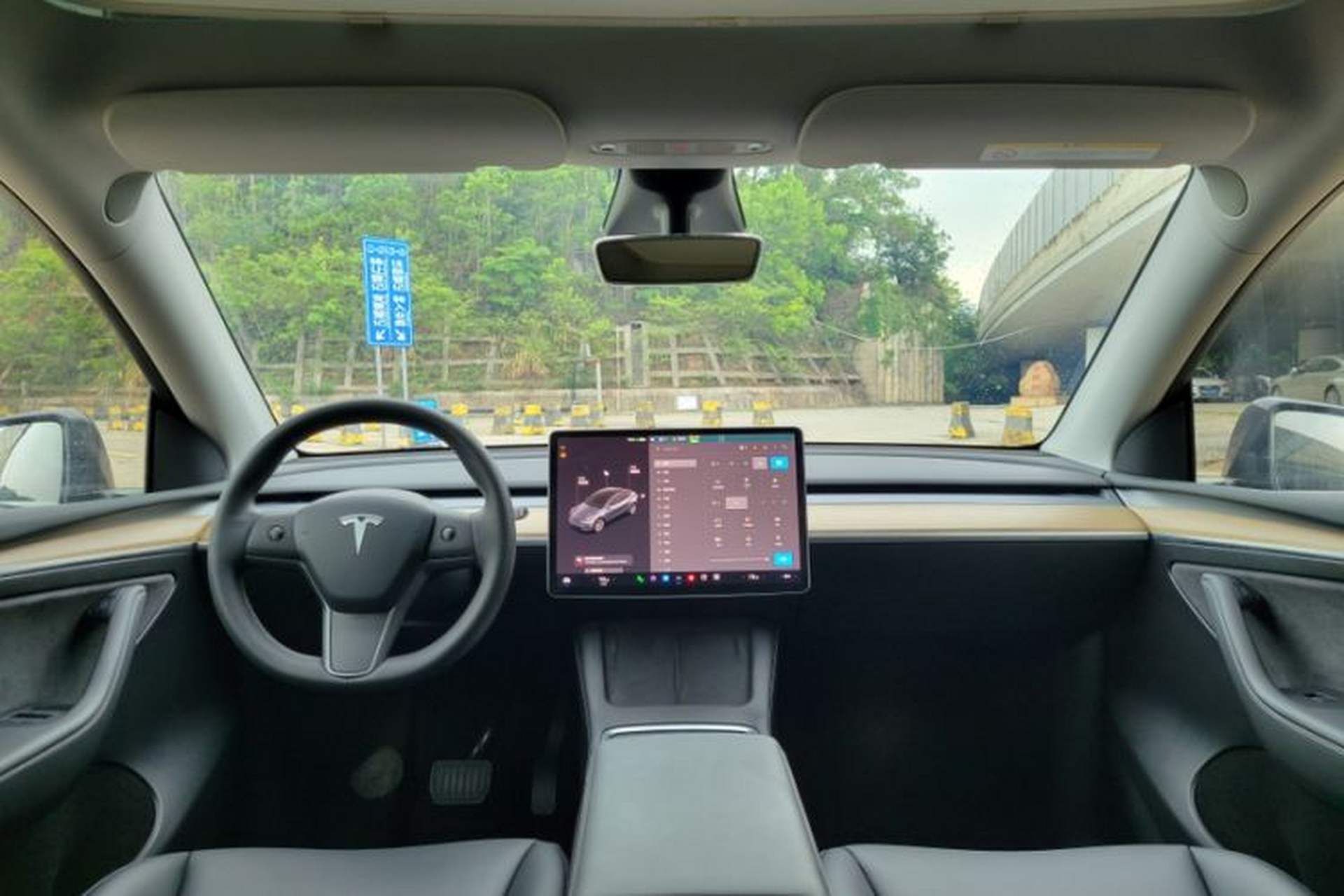 Used Tesla Model Y 2021 Standard Range Rear-Wheel Drive Version Headliner