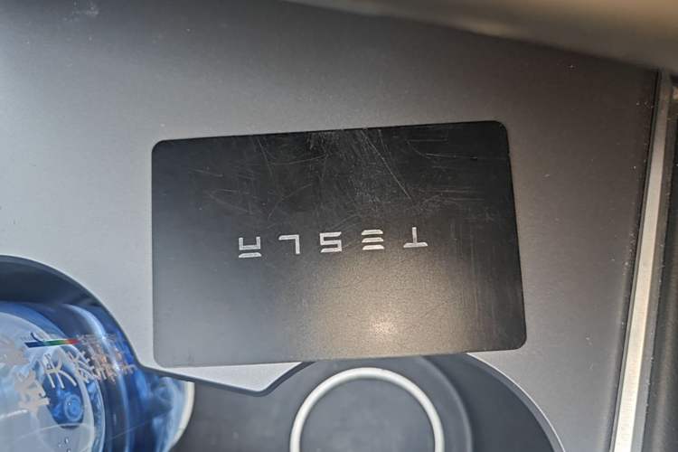 Used Tesla Model Y 2021 Standard Range Rear-Wheel Drive Version Interior 1