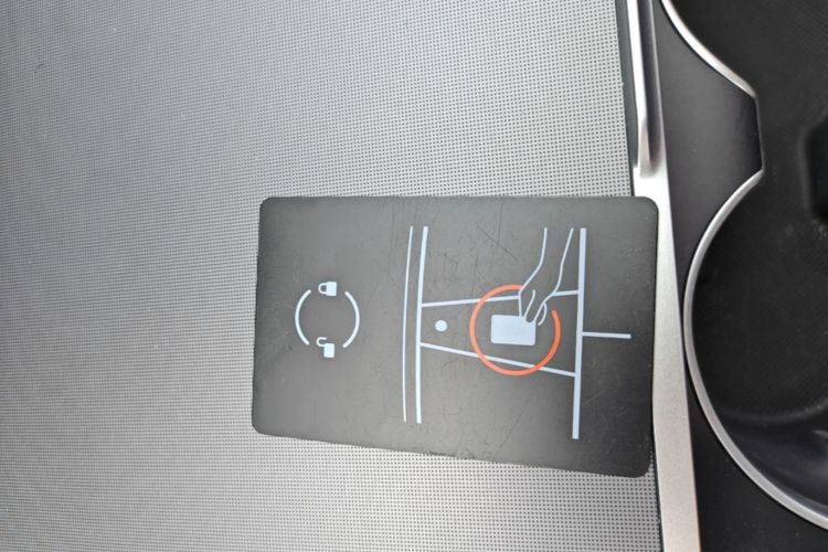 Used Tesla Model Y 2021 Long-Range All-Wheel-Drive Version Interior 1