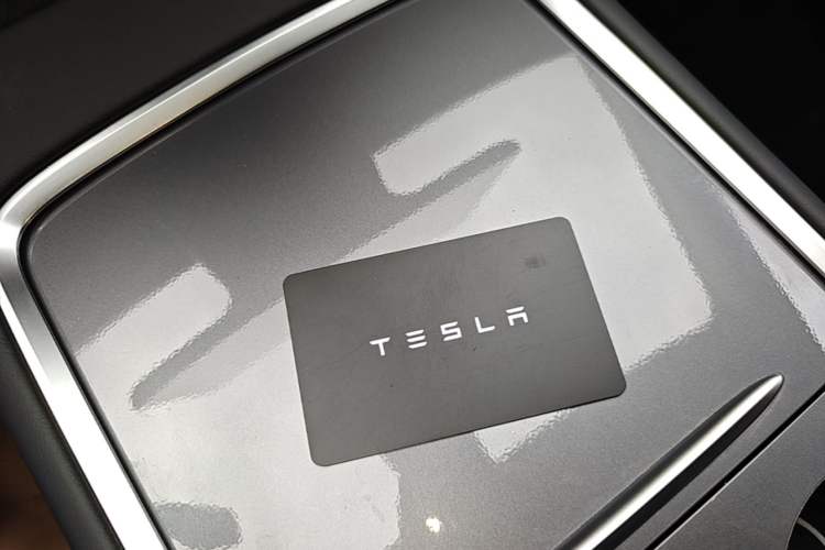 Used Tesla Model Y 2021 Long-Range All-Wheel-Drive Version 3D7 Interior 1