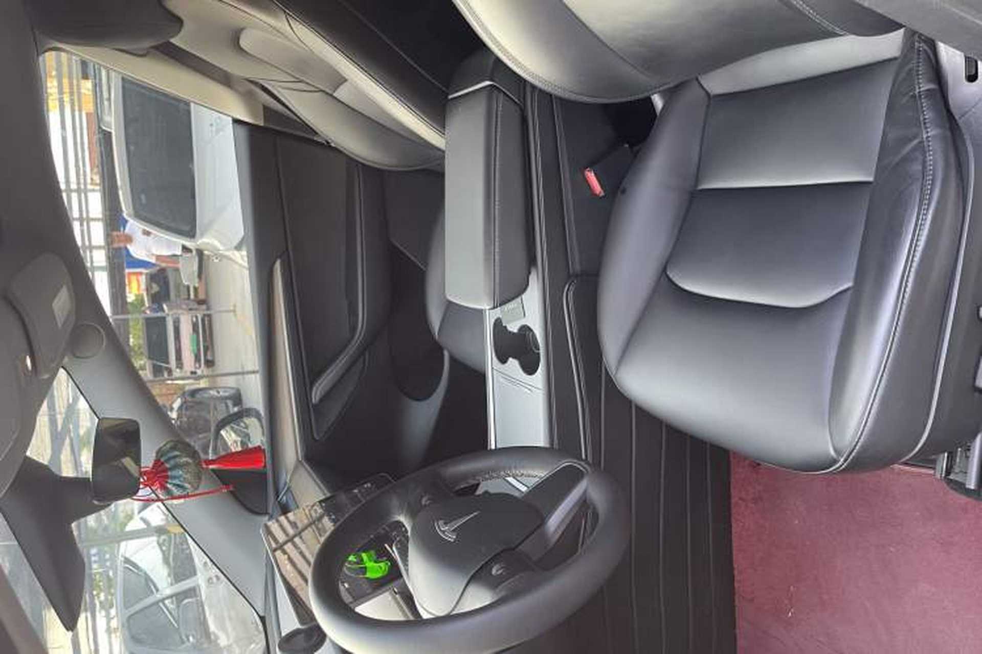 Used Tesla Model Y 2021 Standard Range Rear-Wheel Drive Version Interior 2