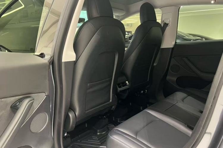 Used Tesla Model Y 2021 Standard Range Rear-Wheel Drive Version Interior 2