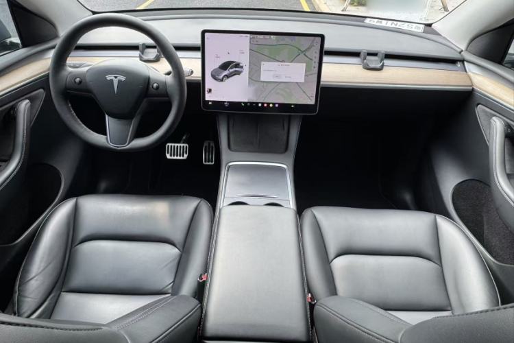 Used Tesla Model Y 2021 Long-Range All-Wheel-Drive Version 3D7 Interior 2