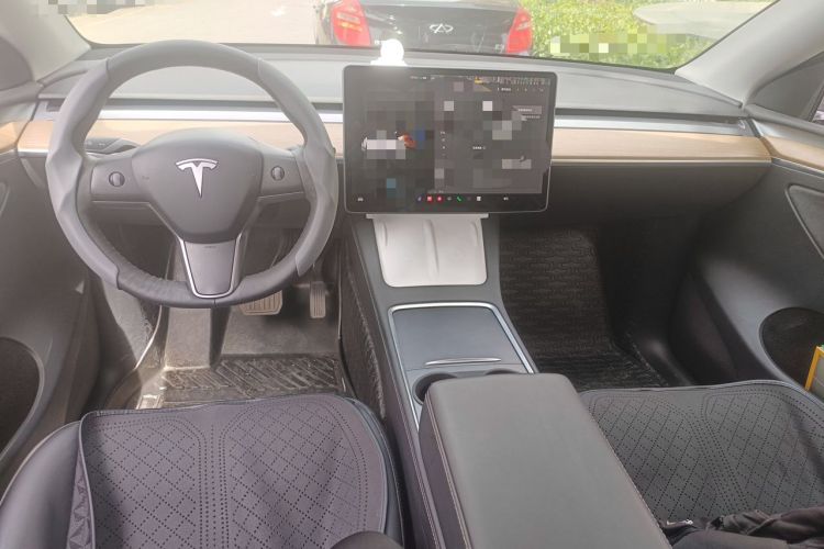 Used Tesla Model Y 2021 Long-Range All-Wheel-Drive Version Interior 2