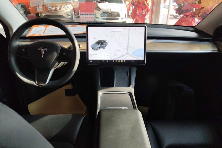 Used Tesla Model Y 2021 Long-Range All-Wheel-Drive Version Interior 2