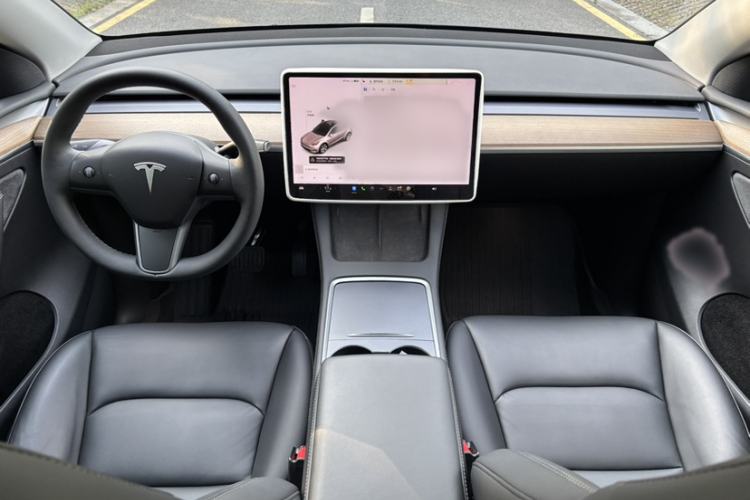 Used Tesla Model Y 2021 Standard Range Rear-Wheel Drive Version Interior 2
