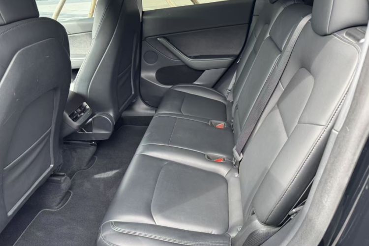 Used Tesla Model Y 2021 Long-Range All-Wheel-Drive Version 3D7 Interior 3