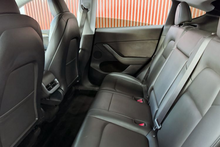 Used Tesla Model Y 2021 Standard Range Rear-Wheel Drive Version Interior 4
