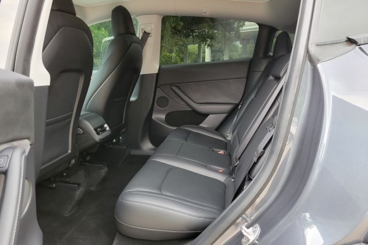Used Tesla Model Y 2021 Standard Range Rear-Wheel Drive Version Interior 4