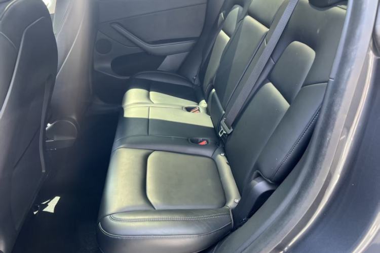 Used Tesla Model Y 2021 Standard Range Rear-Wheel Drive Version Interior 4